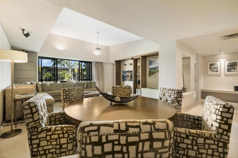 Premium suite with elegant tropical hotel style